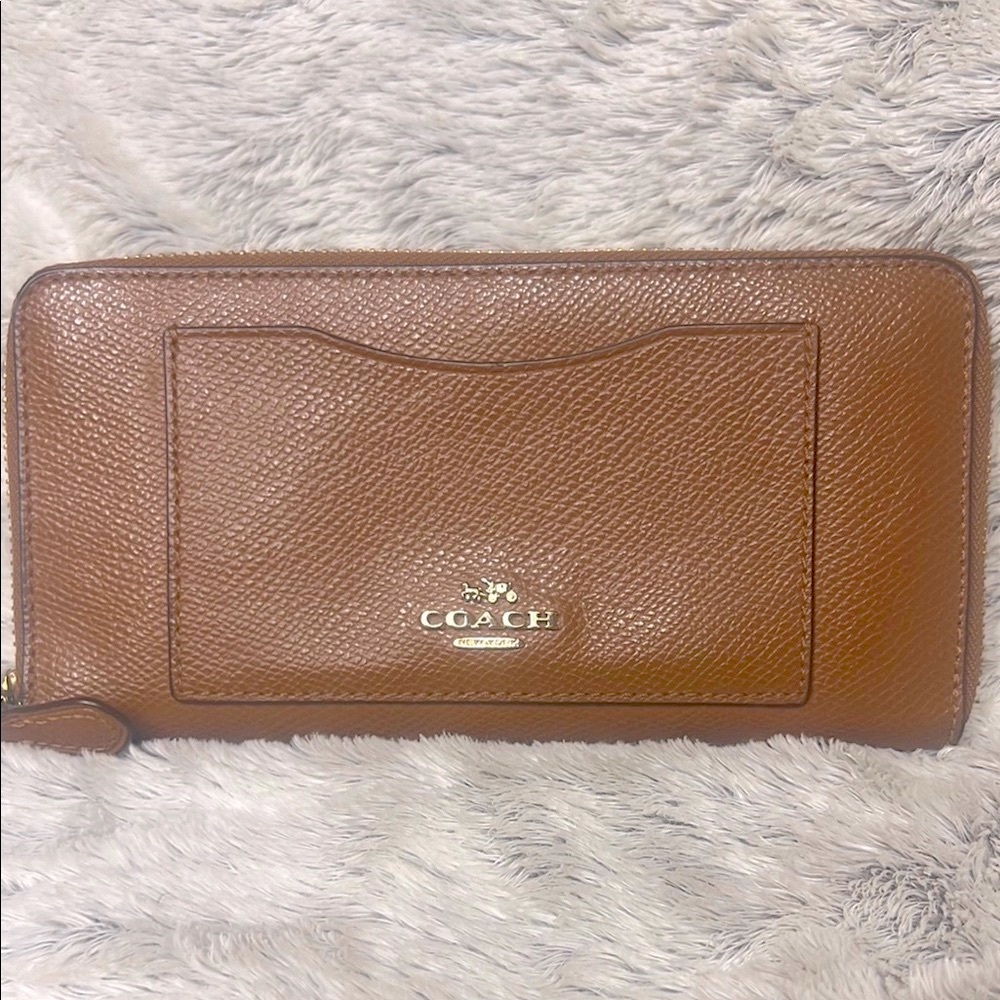 COACH ACCORDION ZIP WALLET